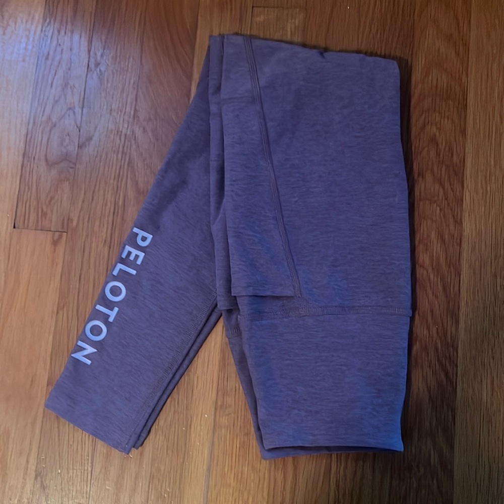 Peloton leggings. Purple. Beyond yoga x peloton. 7/8 length.